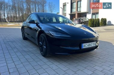 Tesla Model 3  2024