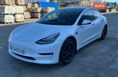 Tesla Model 3 2020
