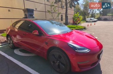 Седан Tesla Model 3 2021 в Ромнах Седан Tesla Model 3 2021 в Ромнах