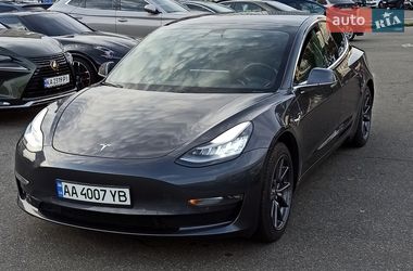 Tesla Model 3  2019