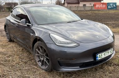 Tesla Model 3  2018