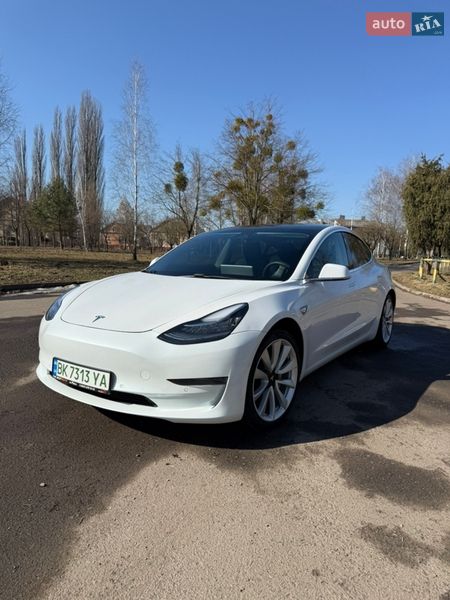 Седан Tesla Model 3 2020 в Рівному фото Седан Tesla Model 3 2020 в Рівному