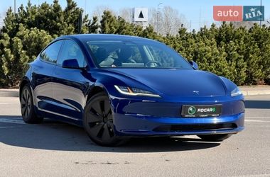 Tesla Model 3 2024