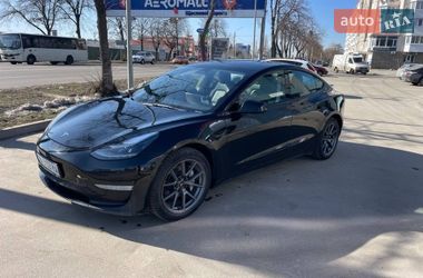 Tesla Model 3  2022
