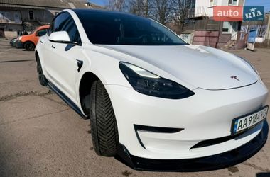 Tesla Model 3  2021