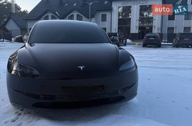 Tesla Model 3  2024