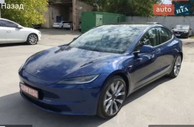 Tesla Model 3  2024