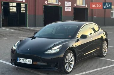 Tesla Model 3  2020
