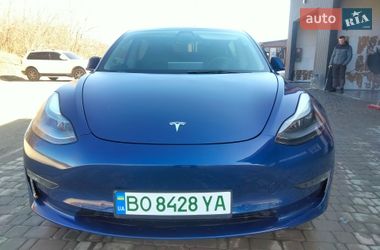 Tesla Model 3  2021