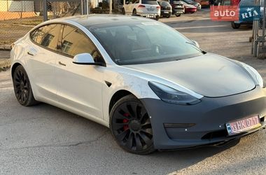 Tesla Model 3  2021
