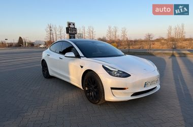 Tesla Model 3  2021
