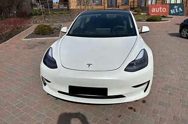 Tesla Model 3  2021