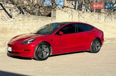 Tesla Model 3  2022
