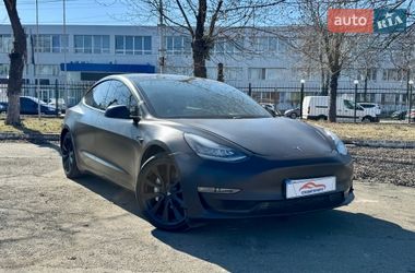 Tesla Model 3  2019