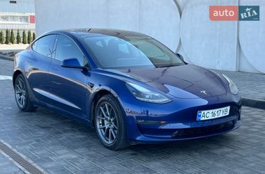Tesla Model 3  2022