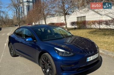 Tesla Model 3  2021