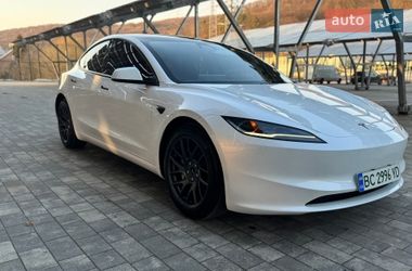 Tesla Model 3  2024