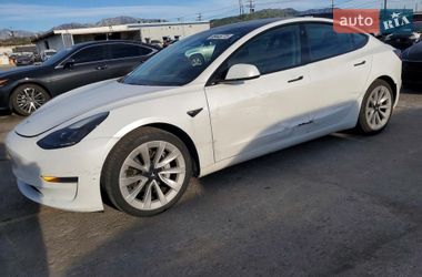 Tesla Model 3  2021