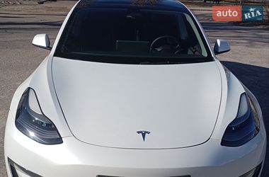 Tesla Model 3  2022