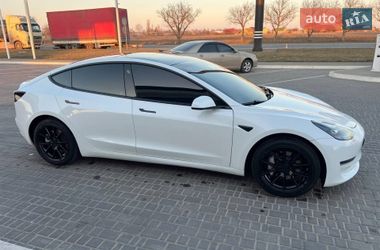 Tesla Model 3  2022