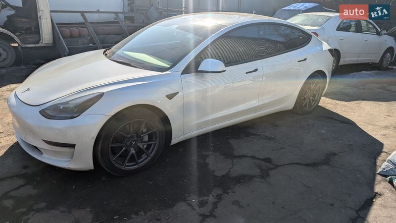 Tesla Model 3 2021