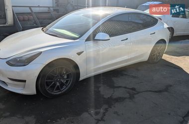 Tesla Model 3  2021