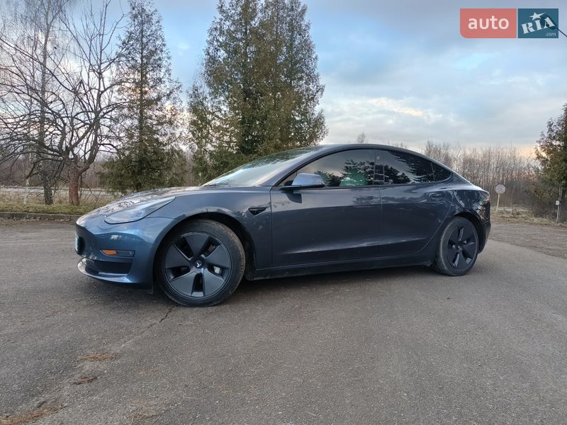 Tesla Model 3 2022