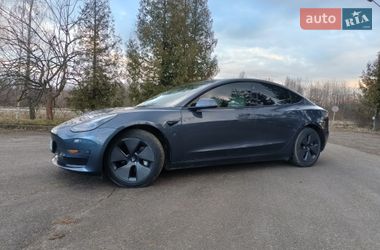Tesla Model 3  2022