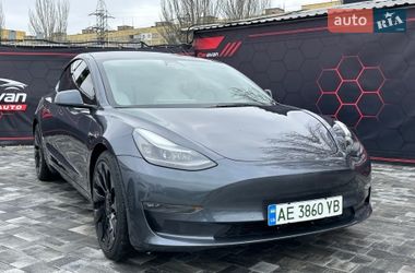 Tesla Model 3  2022
