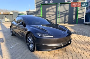 Tesla Model 3  2024