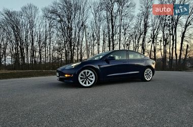 Tesla Model 3  2022