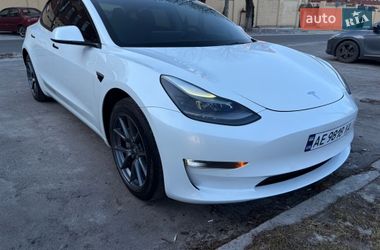 Tesla Model 3  2022