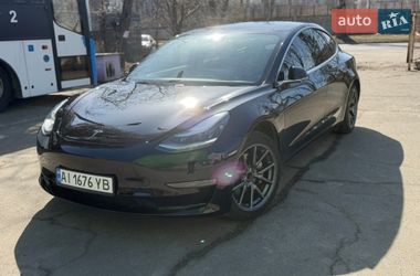 Tesla Model 3  2020