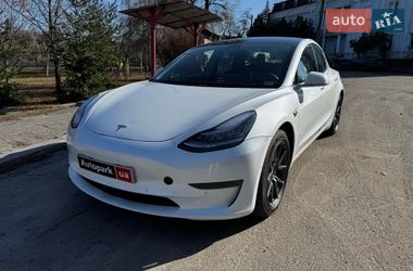 Tesla Model 3  2020