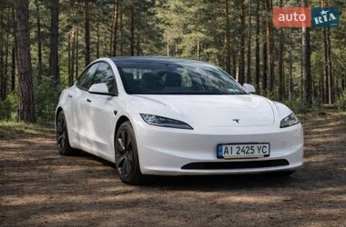 Tesla Model 3  2024
