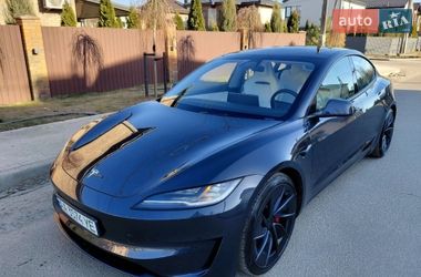 Tesla Model 3  2024