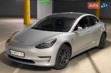 Tesla Model 3  2018