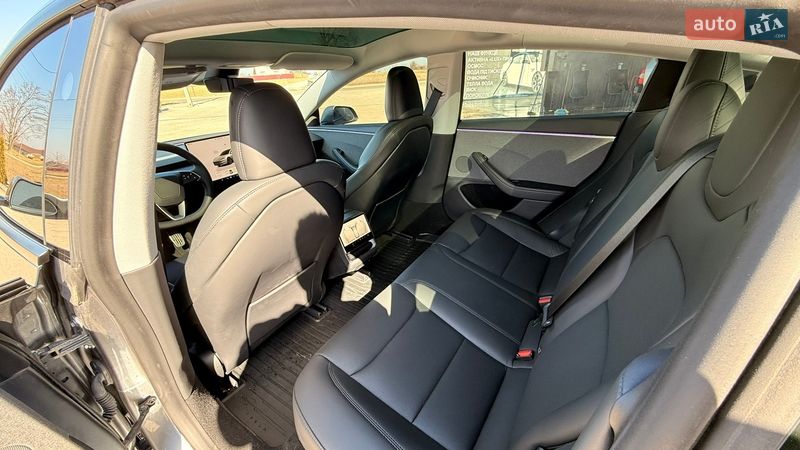 Седан Tesla Model 3 2024 в Ковелі