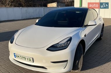 Tesla Model 3  2019
