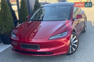 Tesla Model 3  2024
