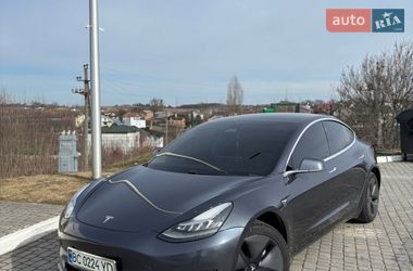 Tesla Model 3  2020