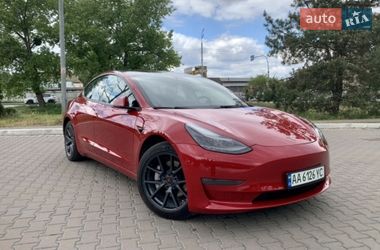 Tesla Model 3  2022