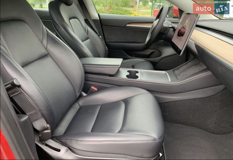 Седан Tesla Model 3 2022 в Киеве
