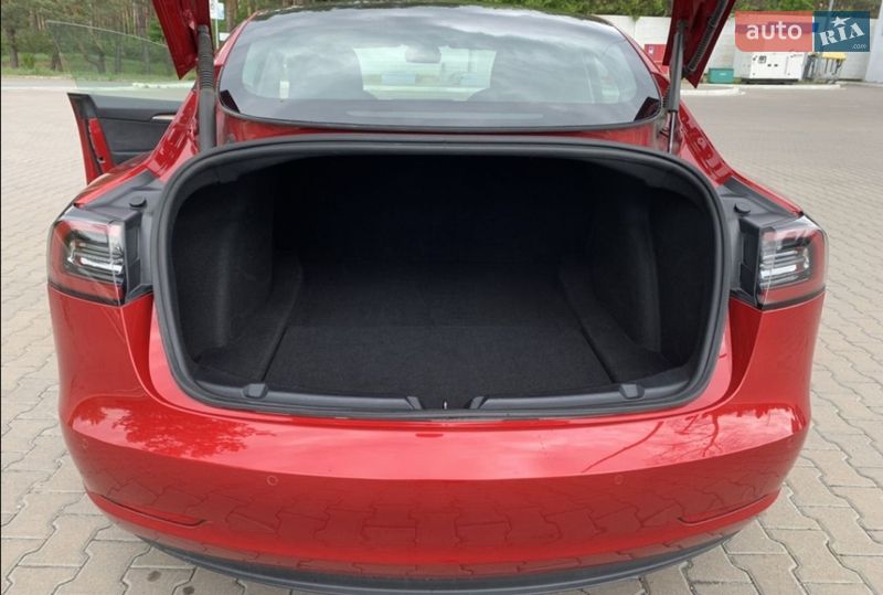 Седан Tesla Model 3 2022 в Киеве