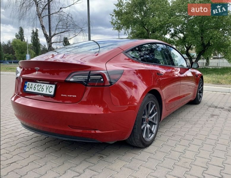 Седан Tesla Model 3 2022 в Киеве