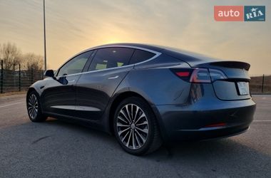 Tesla Model 3  2018