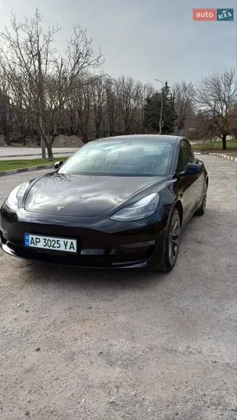 Tesla Model 3 2022