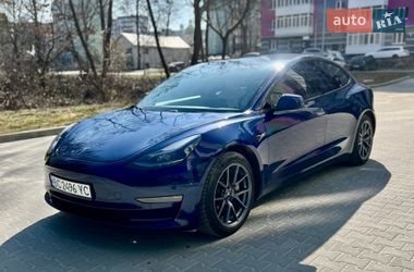 Tesla Model 3  2021