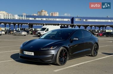Tesla Model 3  2024