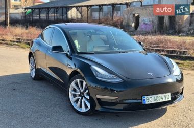 Tesla Model 3  2018
